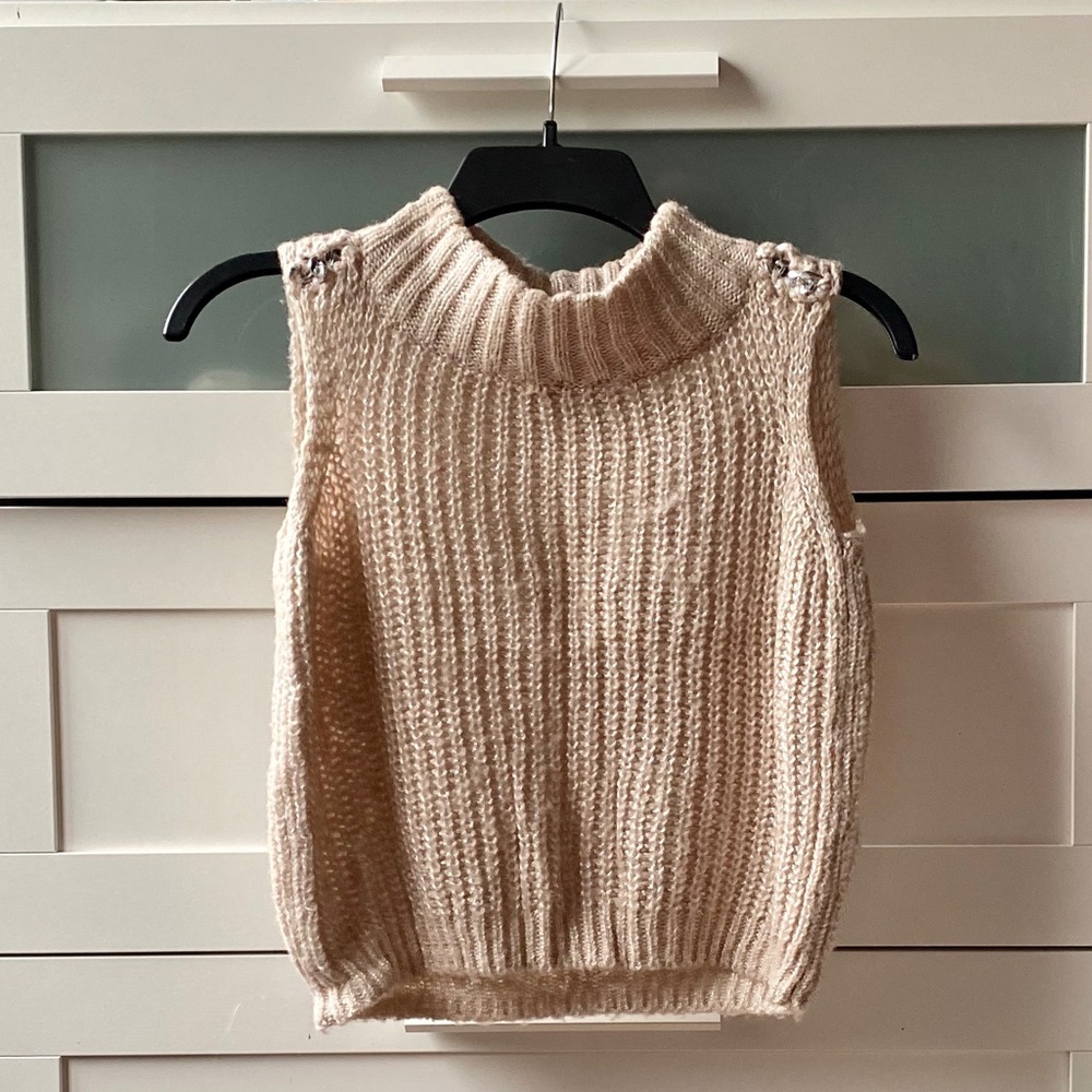 Cowl neck | Sleeveless Sweater